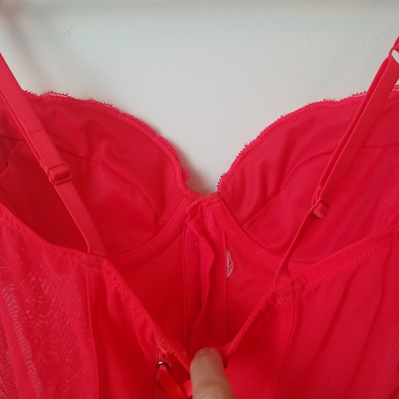 La Senza hot pink lacey corset style lingerie top - Picture 7 of 9